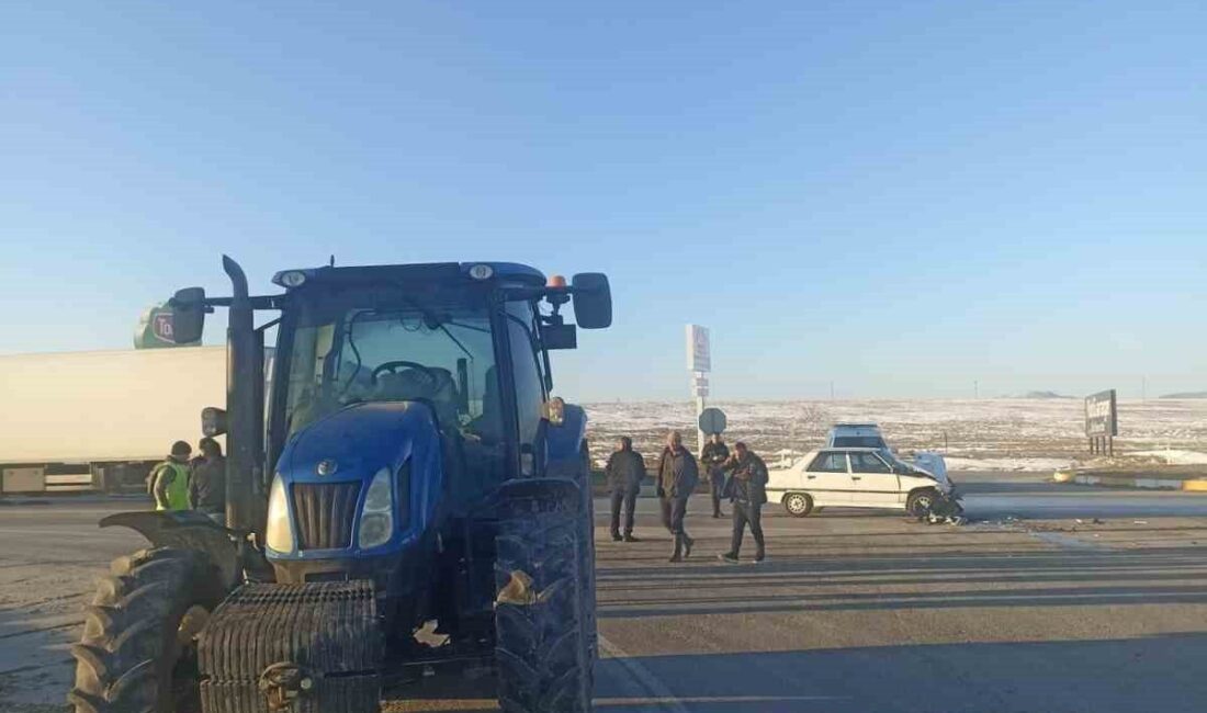 Konya Karapınar'da traktör ile otomobilin çarpışması sonucu A.C. isimli sürücü