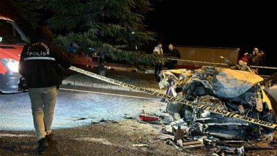 Uşak'ta meydana gelen trafik kazasında, Hakkı Şahin adlı otomobil sürücüsü