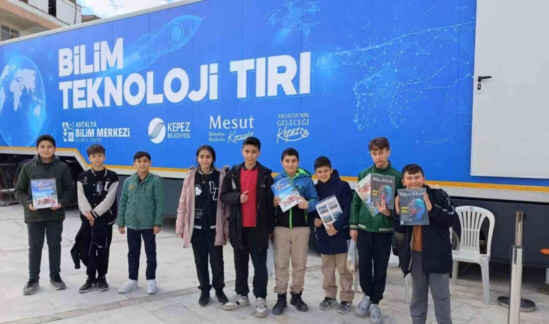Kepez Belediyesi, Korkuteli'nde Mobil Sağlık Merkezi ile Bilim Teknoloji Tırı'nı