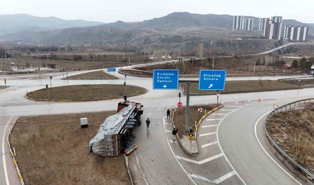 Kırıkkale’de tır devrildi Kırıkkale'de meydana gelen trafik