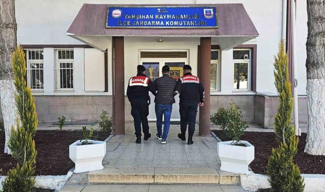 Kırıkkale’de yakalanan firari iki hükümlü cezaevine gönderildi Kırıkkale'de jandarma ekipleri tarafından