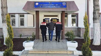 Kırıkkale'de jandarma ekipleri tarafından düzenlenen operasyonlarda, kesinleşmiş hapis cezası bulunan