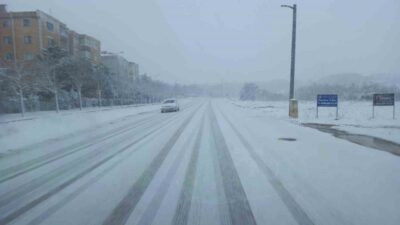 Körfez Belediyesi, kar yağışına karşı tüm önlemleri alarak 12 JCB