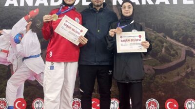 İstanbul'da düzenlenen Anadolu Karate Ligi'ne 72 kulüpten 1238 sporcu katıldı.