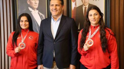 Kadın güreşçiler Hatice Nur Sarı ve Nazmiye Budak, Kozan Belediye