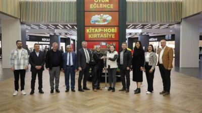 KUMSmall Mobilya AVM'nin çekilişinde Opel Mokka e-Ultimate otomobili kazanan Yusuf