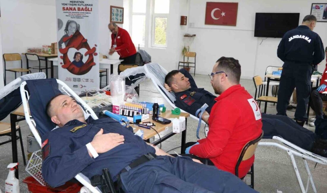 Kütahya İl Jandarma Komutanlığı personeli, Türk Kızılay'ın kan bağışı kampanyasına