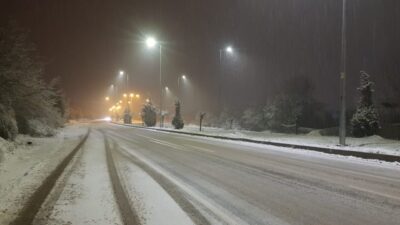 Malatya'da devam eden kar yağışı, kenti beyaza bürüdü ve günlük
