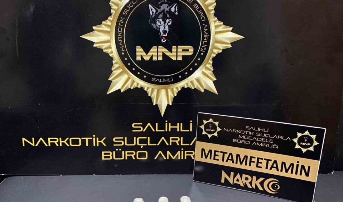 Manisa'nın Salihli ilçesinde Narkotik polisleri, H.Ç. ve Ş.K.'yi durdurdu. Yapılan