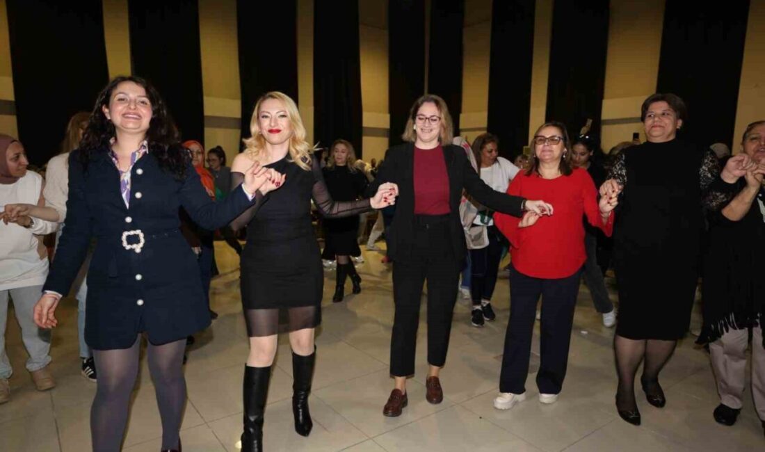Manisa'da düzenlenen Kadınlar Matinesi'nde Manisalı kadınlar unutulmaz bir gece geçirdi.