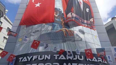 Ankara Belediye Başkanı Mansur Yavaş, Tayfun Tanju Kara Espor Merkezi'nin