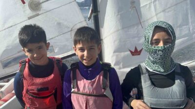 Marmaris'teki Güney Ege Yelken Kulübü, 11-12 yaşlarındaki gençleri İzmir'deki Türkiye