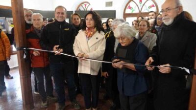 Kahramanmaraş merkezli depremin ikinci yıl dönümünde, ressam Ayten Taşpınar’ın "Unutma"
