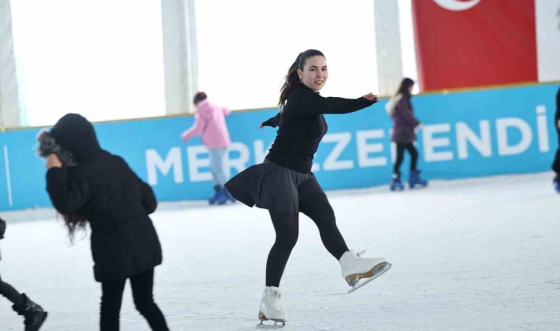 Merkezefendi Belediyesi, Merkezefendi Kültür Merkezi'nin otoparkında kurduğu Buz Pateni Pisti