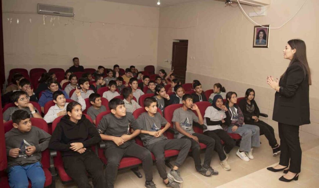 Mersin Büyükşehir Belediyesi, dezavantajlı okullara rehberlik hizmeti sunarak öğrencilere LGS