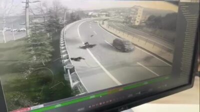 Kocaeli'nin Karamürsel ilçesinde meydana gelen kazada, Mehmet Gümüş'ün kullandığı motosiklet,