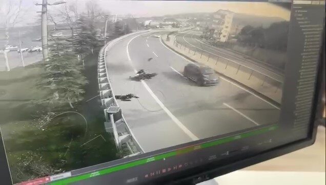Kocaeli'nin Karamürsel ilçesinde meydana gelen kazada, Mehmet Gümüş'ün kullandığı motosiklet,