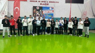 Elazığ'da gerçekleştirilen Muay Thai Doğu Anadolu Bölge Şampiyonası'nda Bitlis takımı,