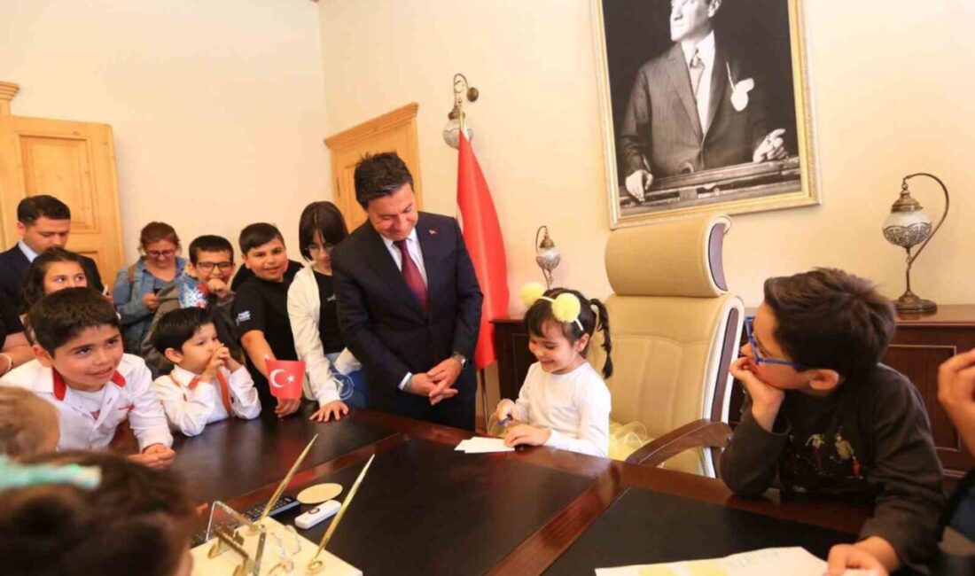Muğla Büyükşehir Belediyesi, öğrencilere eğitim desteği sağlamaya devam ediyor. 2024-2025