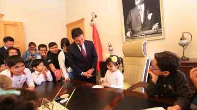 Muğla Büyükşehir Belediyesi, öğrencilere eğitim desteği sağlamaya devam ediyor. 2024-2025