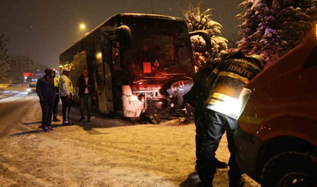 Nevşehir'de Doğan T.'nin kullandığı otomobil, İlhan K.'nin yönettiği yolcu otobüsüyle
