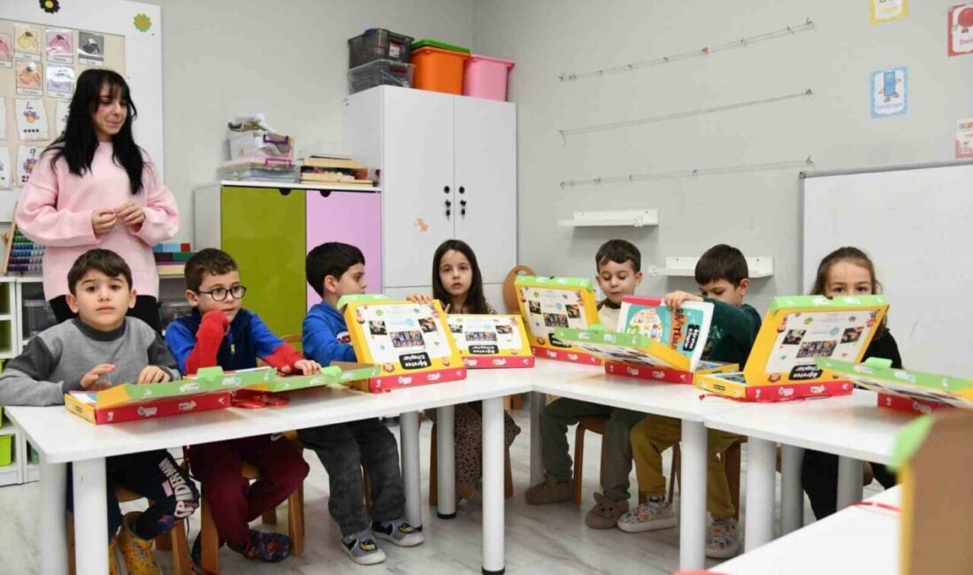 Başiskele Belediyesi, okul öncesi öğrencilere eğitim seti dağıtarak ilkokula geçiş