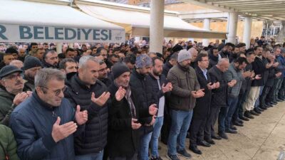 Ankara’da Birleşik Metal İş Sendikası’nda Şube Başkanı Deniz Ilgan tarafından