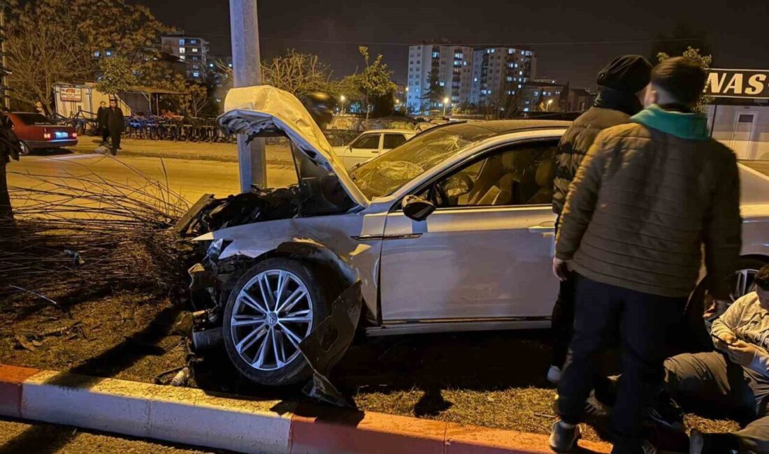Osmaniye’nin Kadirli ilçesinde Atilla Ü. yönetimindeki otomobil, direksiyonun kaybedilmesi sonucu