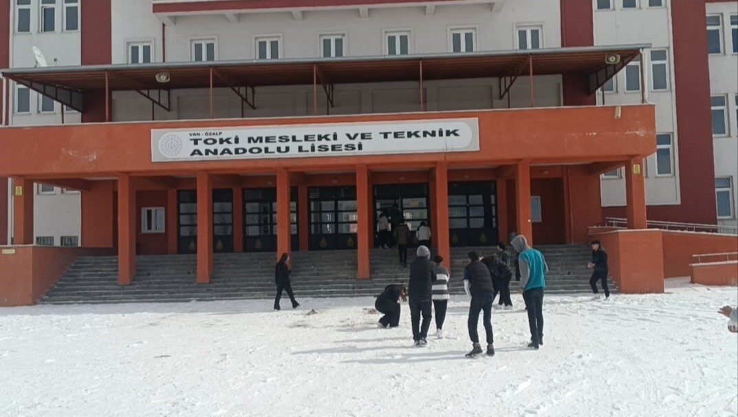 Van'ın Özalp ilçesindeki TOKİ