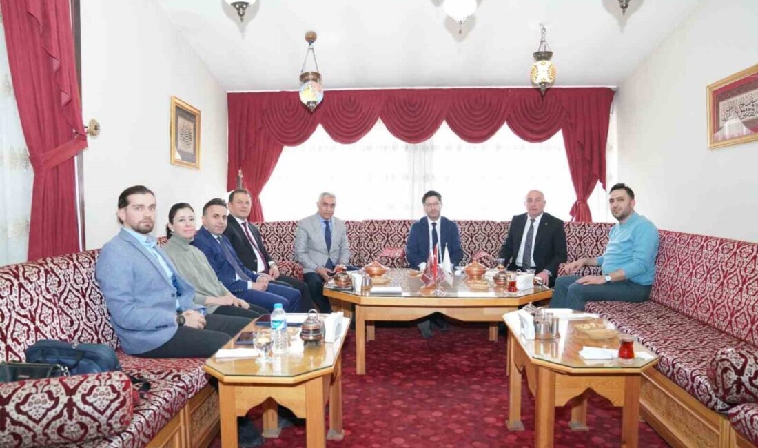 Palandöken Ekonomik Forumu (PEF) hazırlıkları Tebrizkapı Çarşısı'nda yapıldı. Toplantıya Muharrem