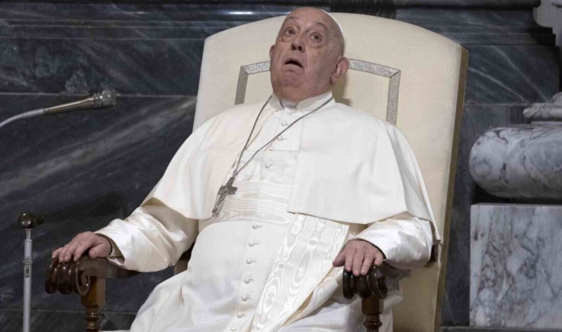 Vatikan, Papa Francis'in solunum krizi geçirdiğini ve aldığı tedaviye olumlu