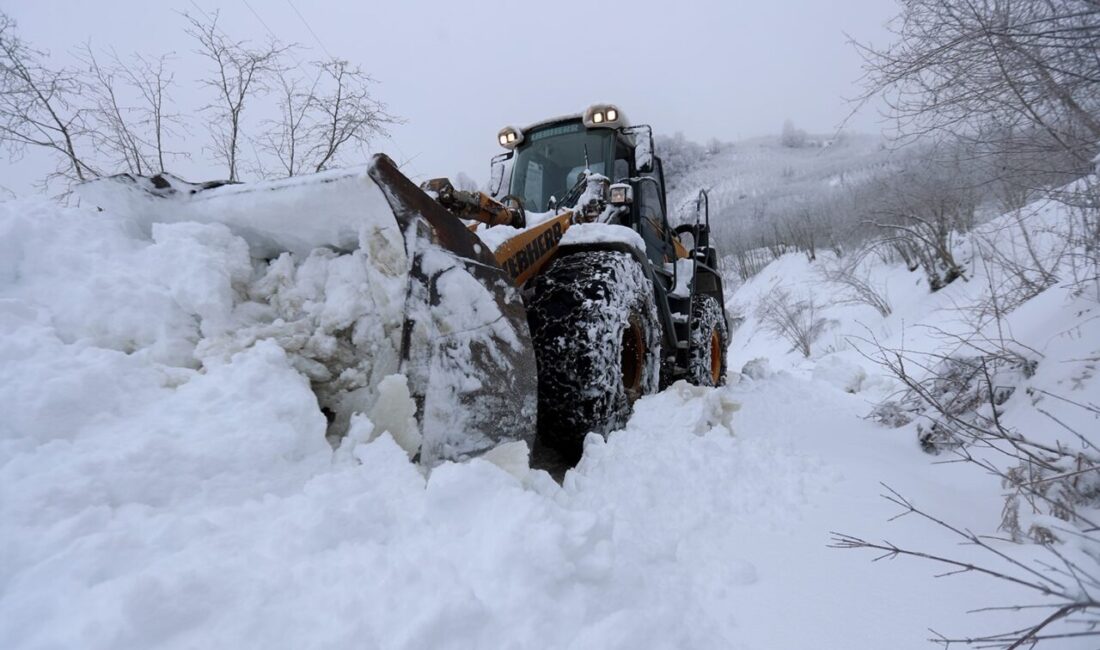 Sakarya'da sabah ulaşıma kapalı olan 42 grup yolundan 34'ü açıldı,