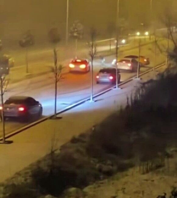 Sakarya'da etkili olan kar yağışı, şehrin birçok noktasında yaşamı olumsuz