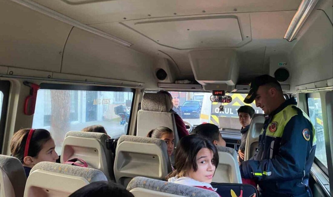 Manisa'nın Salihli ilçesinde, 2. eğitim öğretim yılı başladı. Jandarma ekipleri,