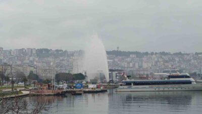 Samsun'da, 09.00'da yapılan altyapı çalışması sırasında bir ana su borusunun