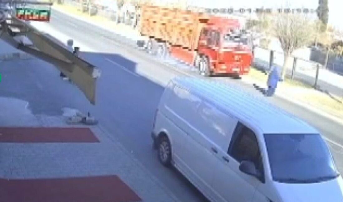 Şanlıurfa'da yaşlı kadın Hanım Bozan, yolun karşısına geçerken kamyonun çarpması