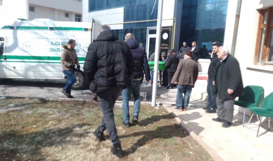 Çorum'un Alaca ilçesinde sara hastası İsmail İşeri, evinde annesi tarafından