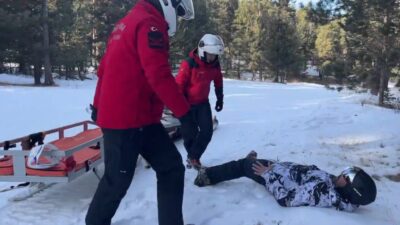 Sarıkamış Kayak Merkezi'nde Jandarma Arama Kurtarma (JAK) Timleri, yaralı kurtarma