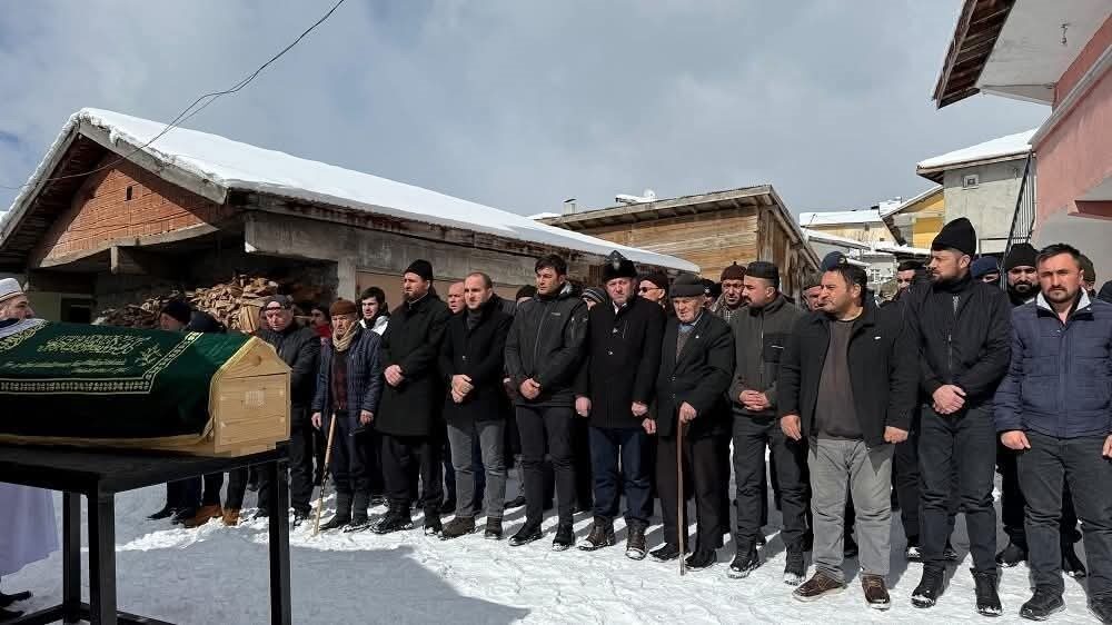Çorum'un İskilip ilçesine bağlı Güneyaluç köyünden şehit Selahattin Maden'in annesi