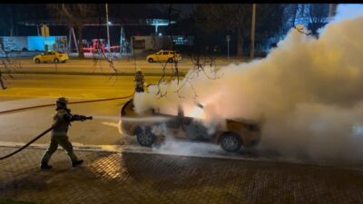 Bursa'da Nurullah Ö. yönetimindeki araç seyir halindeyken aniden alev aldı.