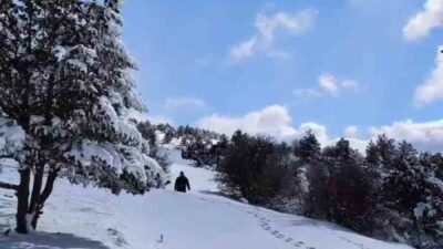 Elmadağ Off-road grubu, İdris Dağı'na kar yağışı nedeniyle yiyecek bulmakta