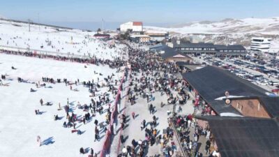 Erciyes Kayak Merkezi, sömestr tatilinin son haftasında 350 bin ziyaretçi