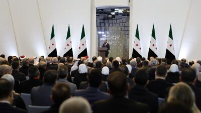 Suriye Devlet Başkanı Ahmed eş-Şara, Ulusal Diyalog Konferansı'nda, silahların devlet