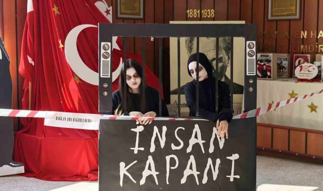 İnegöl İlçesindeki Yunus Emre Mesleki ve Teknik Anadolu Lisesi öğrencileri,
