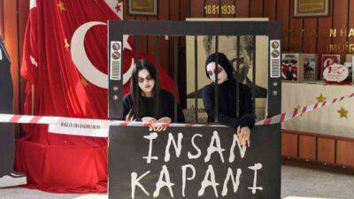 İnegöl İlçesindeki Yunus Emre Mesleki ve Teknik Anadolu Lisesi öğrencileri,