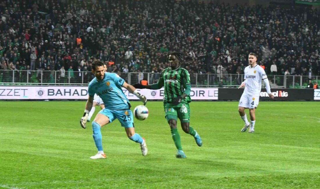 Sakaryaspor ile MKE Ankaragücü arasında oynanan Trendyol 1. Lig maçı