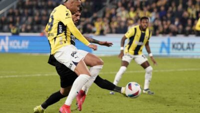 Trendyol Süper Lig 22. haftasında Fenerbahçe, Çaykur Rizespor'a 2-1 mağlup