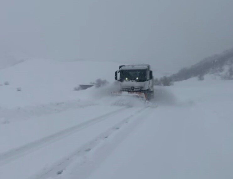 Tunceli'de olumsuz hava koşulları nedeniyle Nazımiye, Mazgirt ve Pülümür ilçelerinde