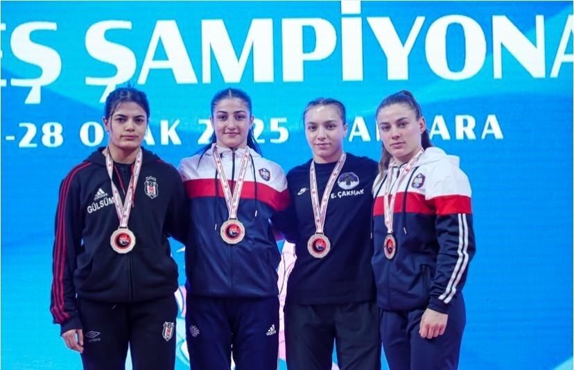 Düzce Üniversitesi Spor Bilimleri Fakültesi öğrencileri, Ankara'da düzenlenen Türkiye Güreş