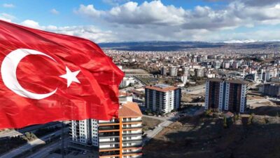 Kırıkkale'nin yüksek kesimlerinde kar etkili olurken, şehir merkezinde güneşli hava